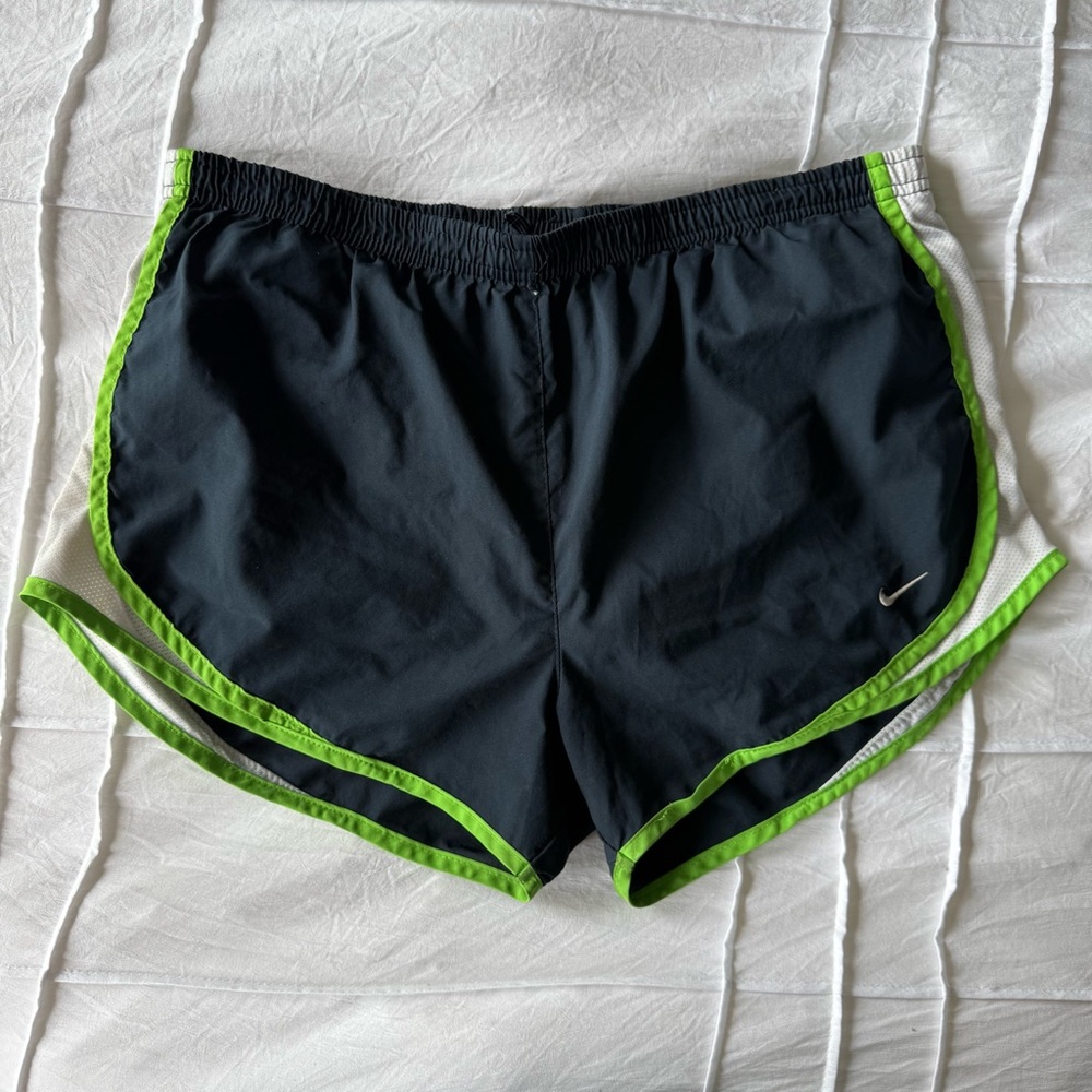 ALL OFFERS ACCEPTED! Nike Dri-Fit Shorts size medium green and navy